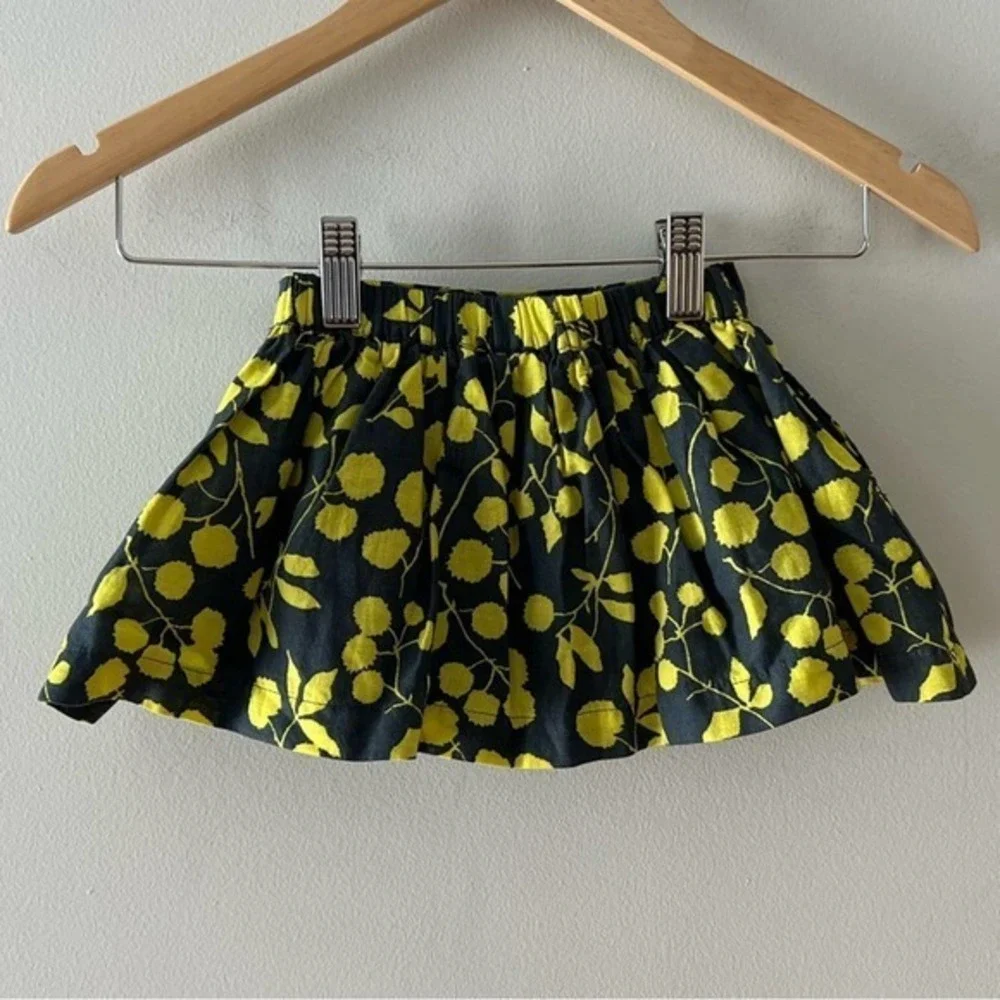 NWT - Baby Gap‎ floral skirt, size 12-18 months, BABYGAP